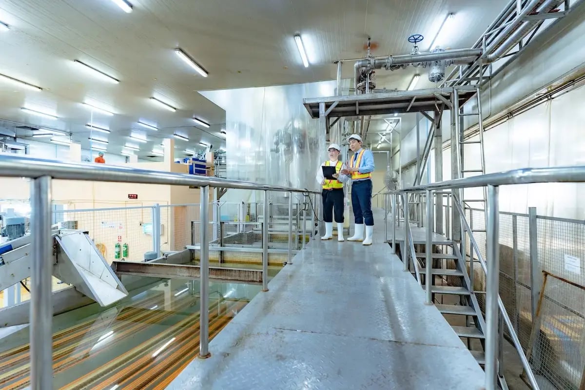 asian-staff-oversee-production-and-inspection-in-f-2025-07-01-02-07-31-utc